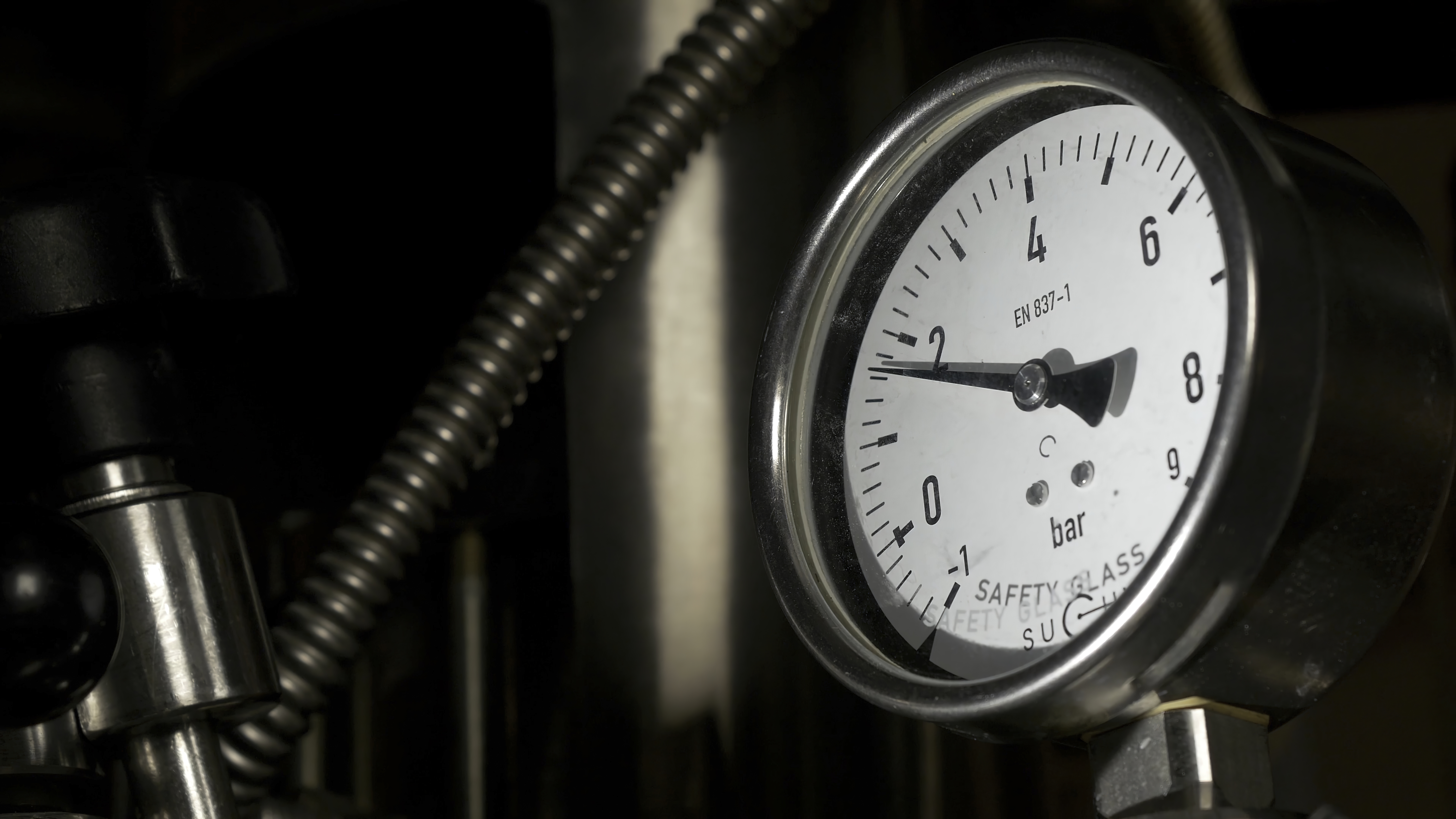 gauge-pressure-in-the-pipeline-pressure-gauge-ma-2023-11-27-05-03-42-utc gauge-pressure-in-the-pipeline-pressure-gauge-ma-2023-11-27-05-03-42-utc